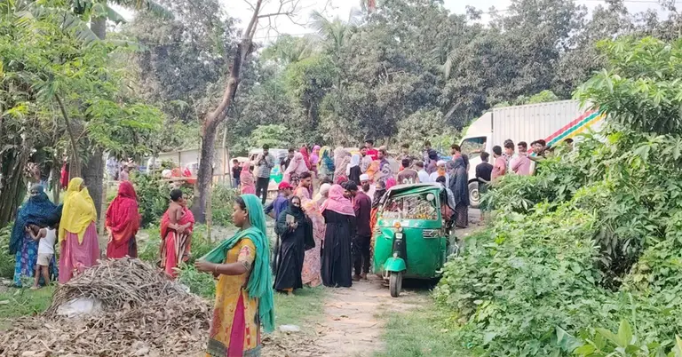 দুর্ঘটনা কবলিত সিএনজি